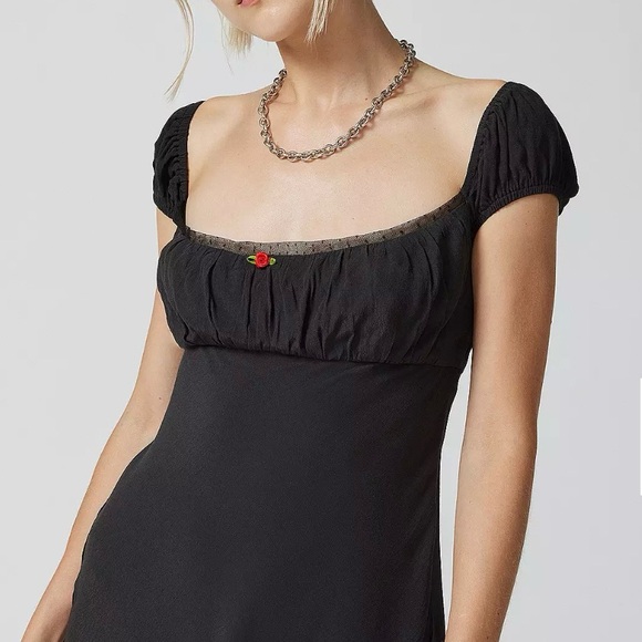 KIMCHI BLUE Urban Outfitters Ana Cap Sleeve Black Mini Dress Size Small - Picture 5 of 16